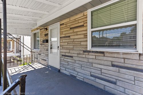 615 Garfield Ave, Lincoln Park, MI, 48146-2811 | Card Image