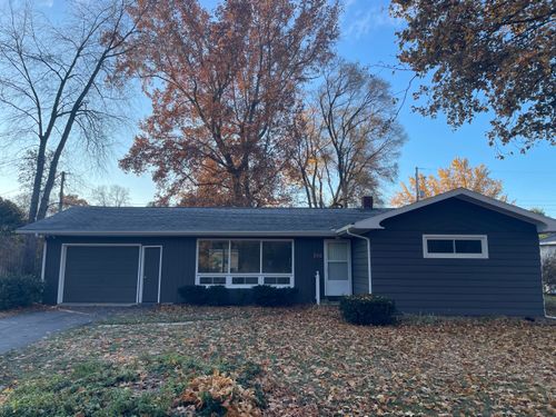 932 Wedgewood Rd, Saint Joseph, MI, 49085-3239 | Card Image