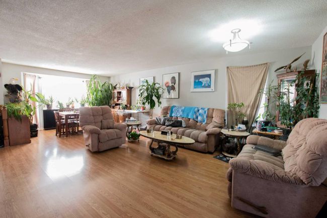 8934 103 Avenue, Home with 5 bedrooms, 3 bathrooms and 4 parking in Grande Prairie AB | Image 2