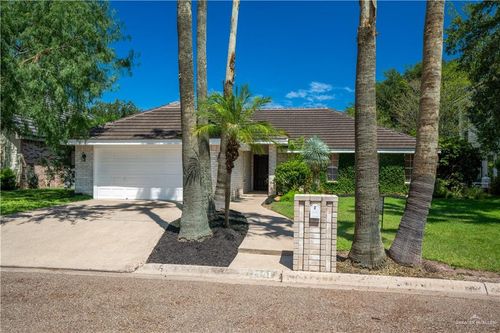 2101 Sabinal St, Mission, TX, 78572-7413 | Card Image