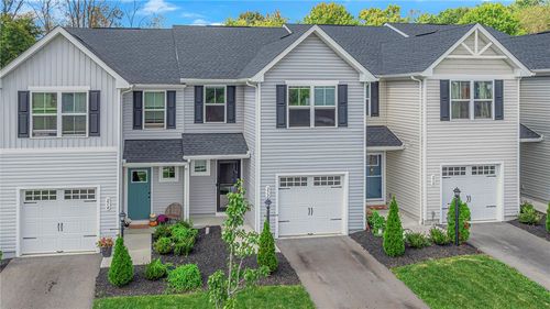 212 Smith Ln, Beaver Falls, PA, 15010-1317 | Card Image