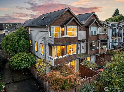 a-2625 Nw 58th St, Seattle, WA, 98107-3250 | Card Image