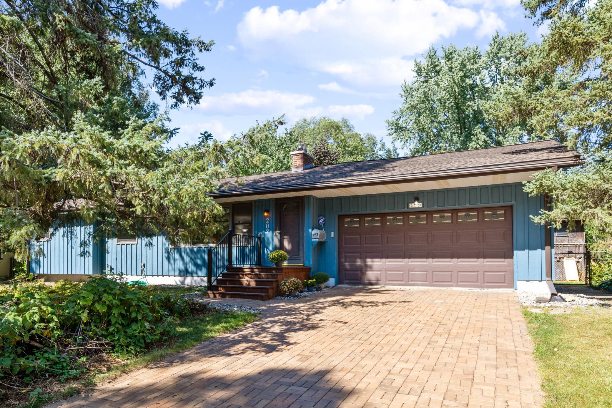Jansa Dr, Saint Paul, MN 55126