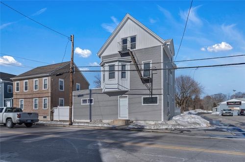 27 Greenville Ave, Johnston, RI, 02919-4213 | Card Image