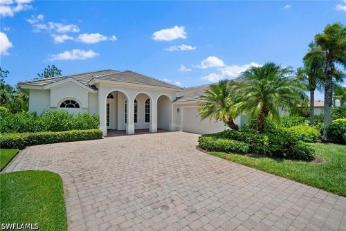 8884 Mustang Island Cir, NAPLES, FL, 34113-1642 | Card Image