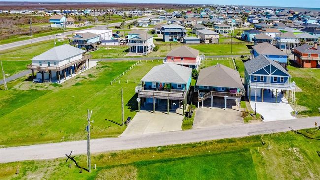 978 Seadrift Dr, House other with 3 bedrooms, 2 bathrooms and null parking in Crystal Beach TX | Image 40