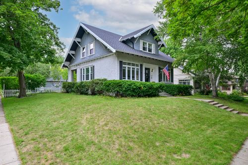 2205 N 71st St, Wauwatosa, WI, 53213-1803 | Card Image