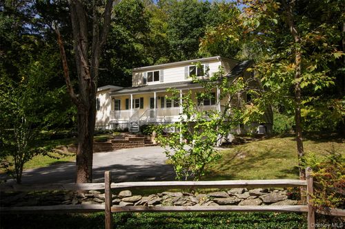9 Horns Park Rd, Hyde Park, NY, 12538-2819 | Card Image