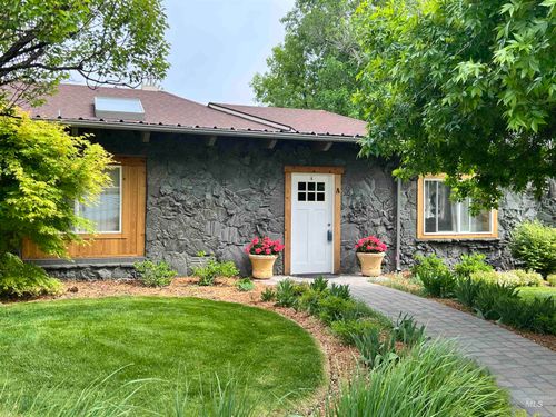 564 S South Blue Lakes Blvd, Twin Falls, ID, 83301 | Card Image