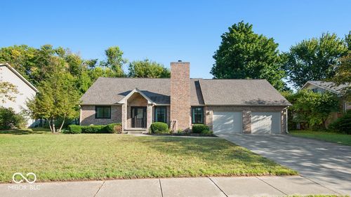 1966 Broadmoor Ln, Columbus, IN, 47203-4401 | Card Image