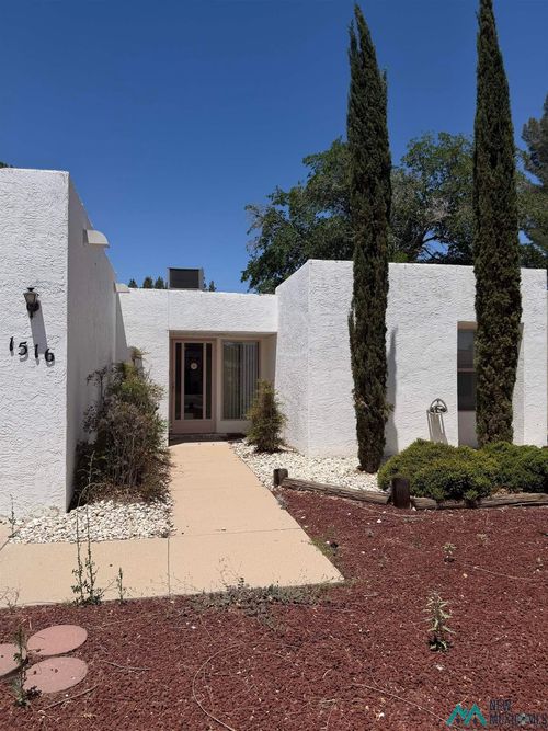 1516 Mountain Shadow Dr, Carlsbad, NM, 88220 | Card Image