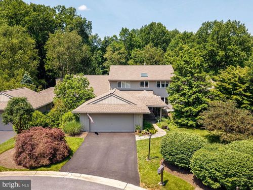 8 Tullamore Dr, West Chester, PA, 19382-7065 | Card Image