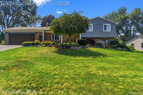 1438 Lynwood Ln, White Lake, MI, 48383-3055 | Card Image