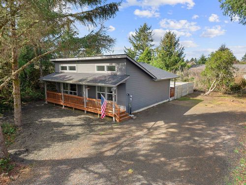 158 N Wynoochee Dr Sw, OCEAN SHORES, WA, 98569-8951 | Card Image