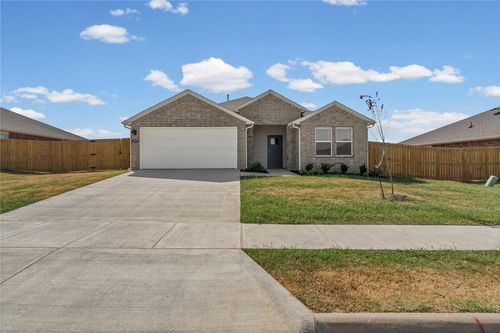 109 Ratliff, Pea Ridge, AR, 7 | Card Image
