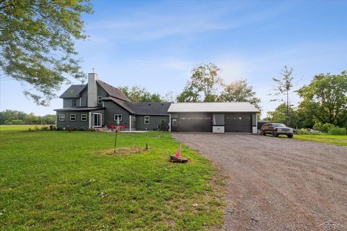 4533 E Tittabawassee Rd, Freeland, MI, 48623-9102 | Card Image