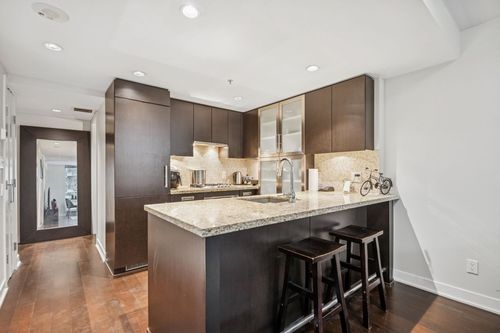 301-1055 Richards St, Vancouver, BC, V6B0C2 | Card Image