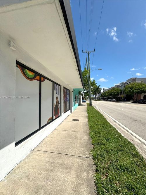 3438 N Miami Ave, Miami, FL, 33127-3526 | Card Image