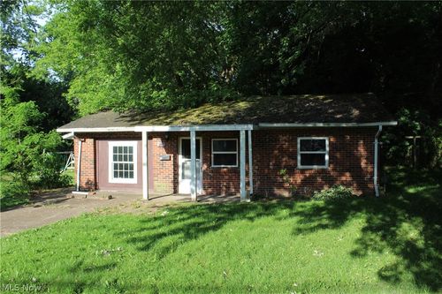323 Fox Dr, Ashtabula, OH, 44004-7223 | Card Image