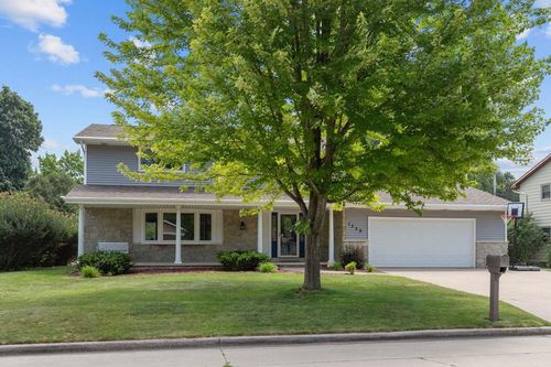 1330 N Briarcliff Drive, APPLETON, WI, 54915 | Card Image