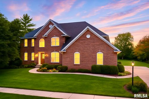 10511 N Osage Ct, Peoria, IL, 61615-8805 | Card Image