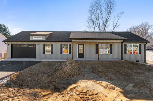 141 Sky View Meadow Dr, Crossville, TN, 38555-2024 | Card Image