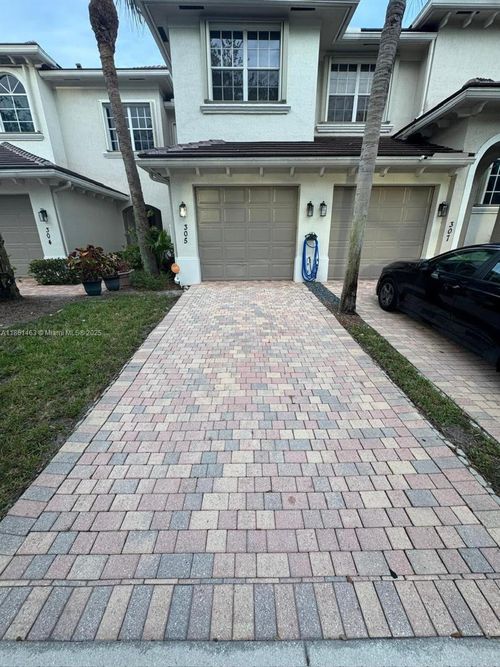 unit-305-6421 Bella Cir, Boynton Beach, FL, 33437-5564 | Card Image