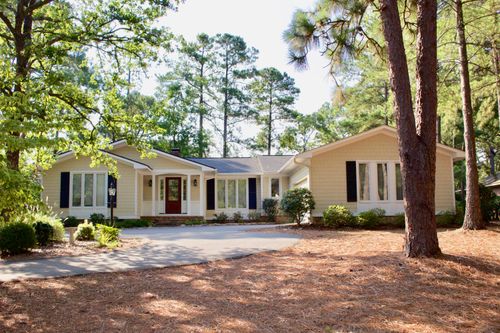 940 Saint Andrews Dr, Pinehurst, NC, 28374-9622 | Card Image