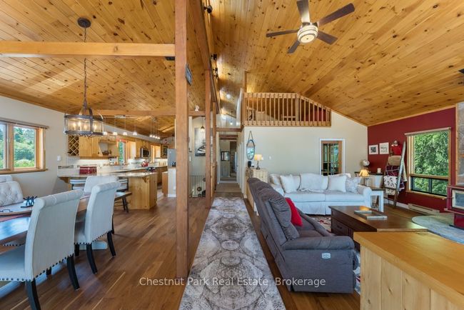 247 Wapaska Cres, House other with 5 bedrooms, 3 bathrooms and 3 parking in Gravenhurst ON | Image 6