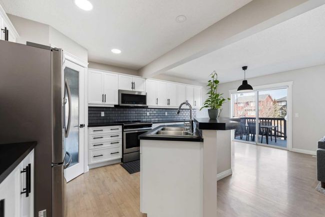 40 Everwillow Pk Sw, House other with 4 bedrooms, 4 bathrooms and 4 parking in Calgary AB | Image 5