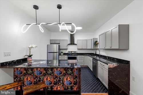 2-40 E Piccadilly St, WINCHESTER, VA, 22601-4824 | Card Image