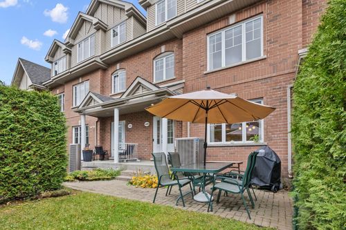 4688Z Rue Vittorio-Fiorucci, Montréal (Saint-Laurent), QC, H4R1C3 | Card Image