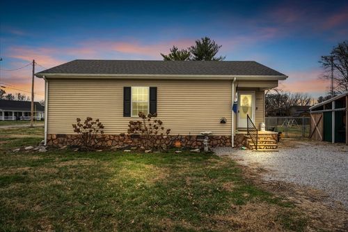 201 College St N, Cowan, TN, 37318-3204 | Card Image