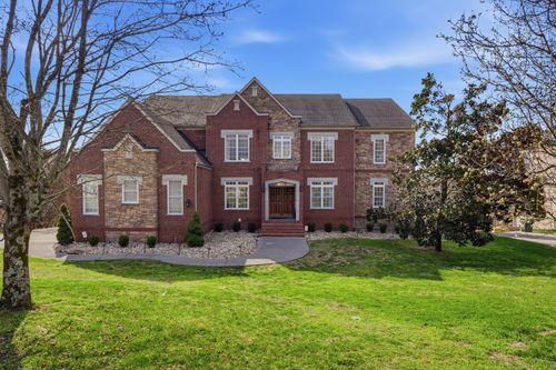 6876 Walnut Hills Dr, Brentwood, TN, 37027-7813 | Card Image