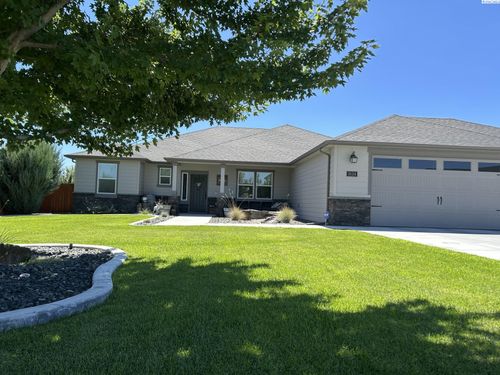 1034 Amber Ave, West Richland, WA, 99353-9048 | Card Image