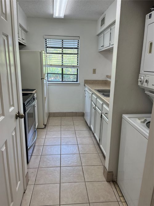 apt-273b-16301 Ledgemont Ln, Addison, TX, 75001-5985 | Card Image