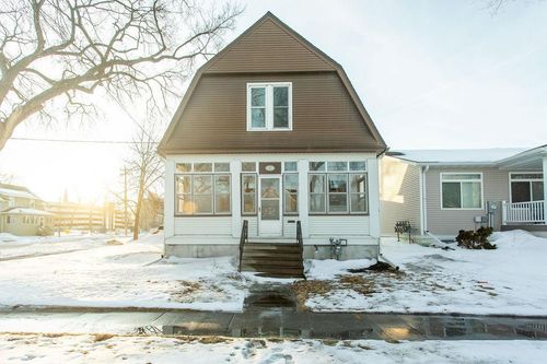 804 3rd St N, Fargo, ND, 58102-3739 | Card Image