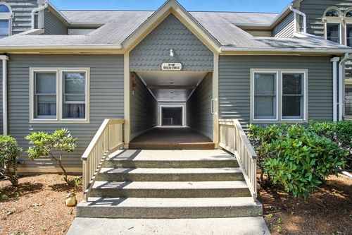 8-8 Devlin Cir, Blackstone, MA, 01504-2307 | Card Image