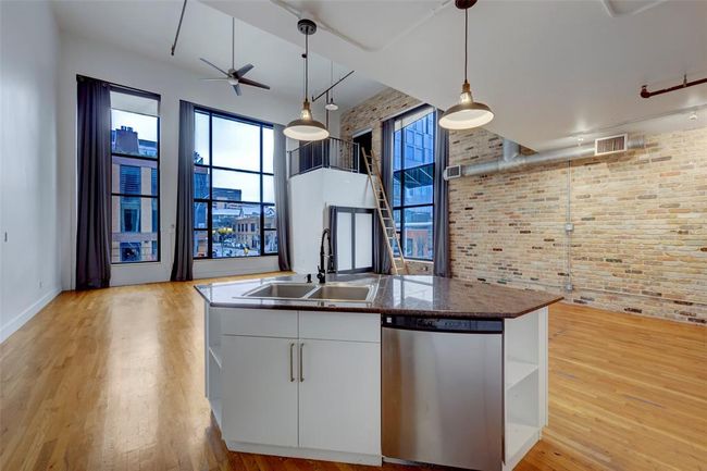 APT-210 - 411 Brazos St, Condo with 1 bedrooms, 2 bathrooms and 1 parking in Austin TX | Image 5