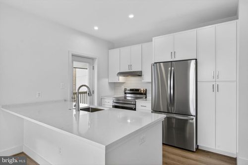 203-117 N 21st St, PURCELLVILLE, VA, 20132-5600 | Card Image