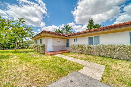 14708-14708 Ne 7th Ave, Miami, FL, 33161-2242 | Card Image