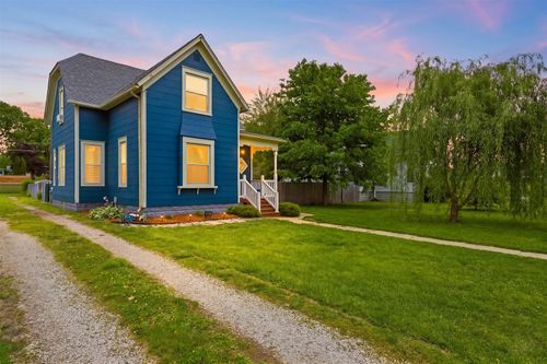 414 7th St, Lincoln, IL, 62656-2556 | Card Image