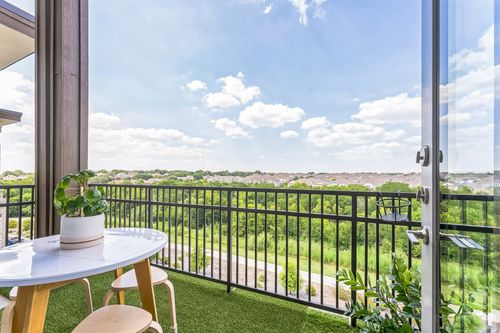 apt-4424-2700 Old Denton Rd, Carrollton, TX, 75007-6489 | Card Image