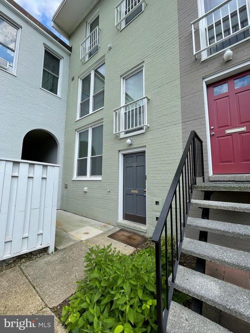b-61 G St Sw, WASHINGTON, DC, 20024-4302 | Card Image