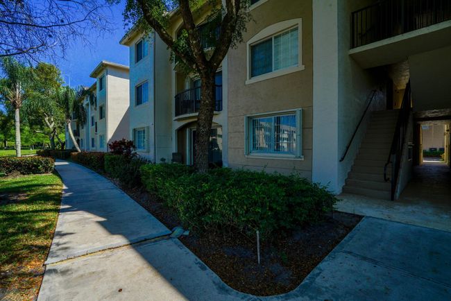 APT-902 - 900 Crestwood Ct S, Condo with 3 bedrooms, 2 bathrooms and null parking in Royal Palm Beach FL | Image 19