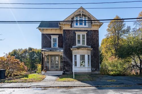 13 Grove St, Spencer, MA, 01562-1705 | Card Image