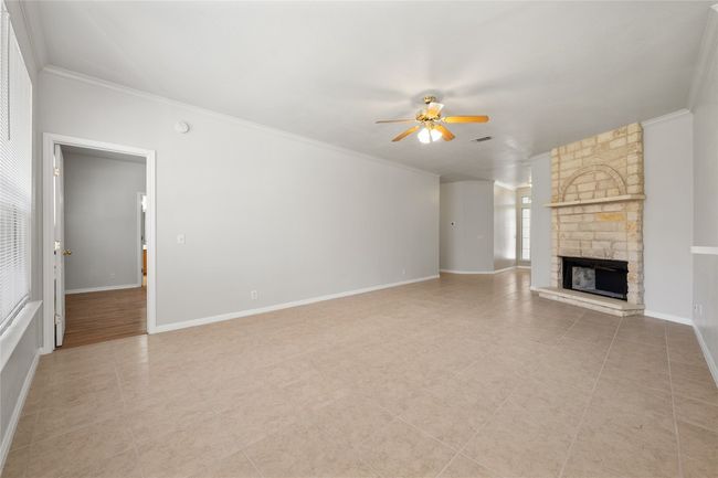5709 Hudson Bend Rd, House other with 4 bedrooms, 2 bathrooms and 4 parking in Austin TX | Image 5