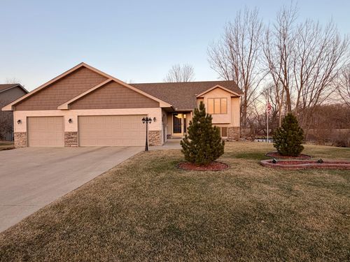 1005 12th St Se, Waseca, MN, 56093-3800 | Card Image