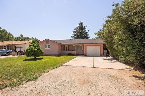 102 E Custer Ave, Aberdeen, ID, 83210-1953 | Card Image