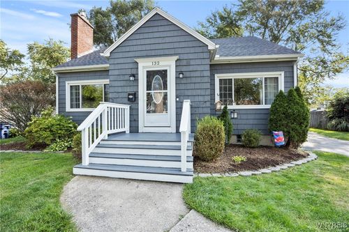 132 Royal Pkwy E, Amherst, NY, 14221-6404 | Card Image